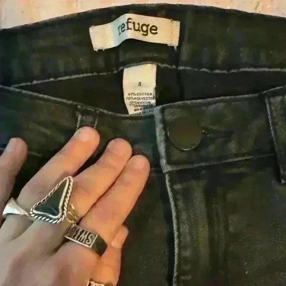 Refugee Black Distressed And Frayed Jeans Size 4 - Picture 4 of 4
